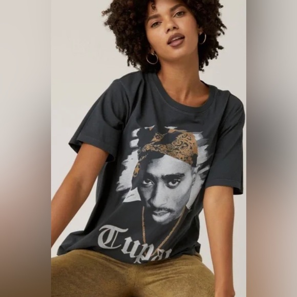 Daydreamer Tops - Daydreamer TUPAC GOLD BANDANA BOYFRIEND TEE  NEW NWT